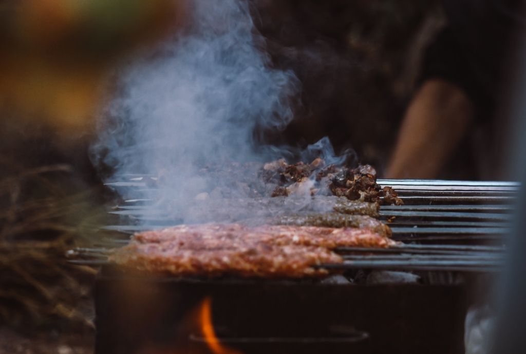 Source sustainable ingredients for bánh ướt thịt nướng
